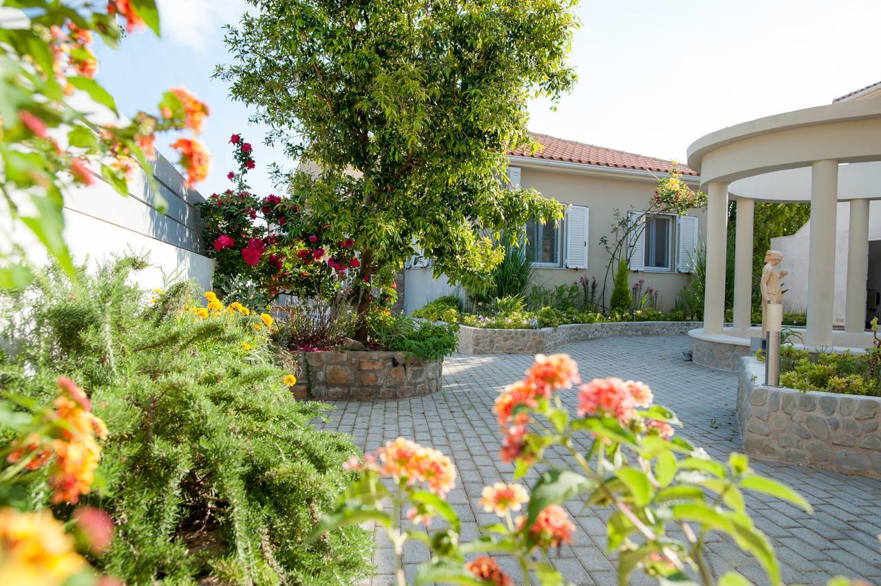 Hotel Estia Finikounta Exterior photo