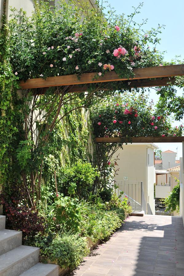 Hotel Estia Finikounta Exterior photo